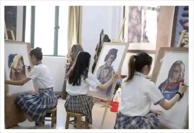 媒体记者如何报道篮球选秀权的动态_1